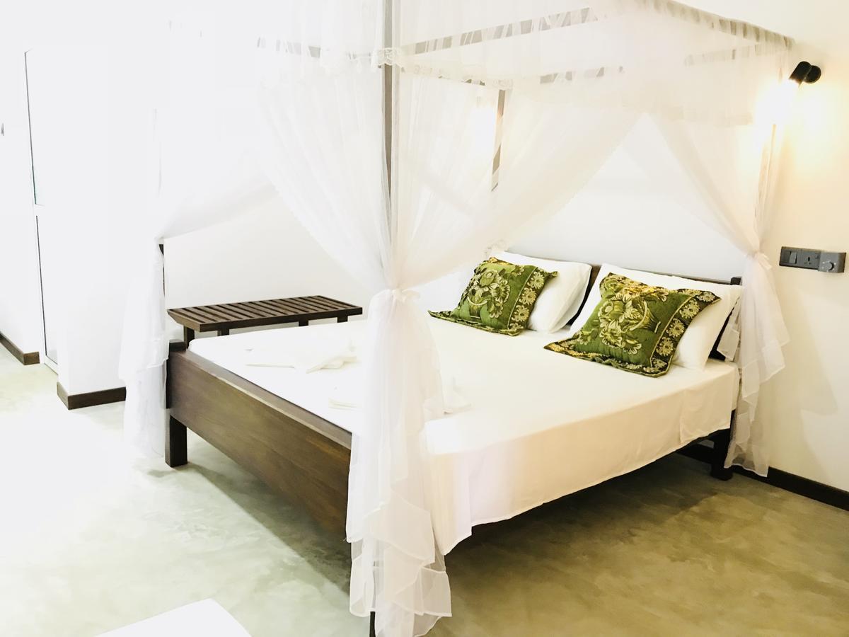 Отель Sigiriya Rock Hide Экстерьер фото