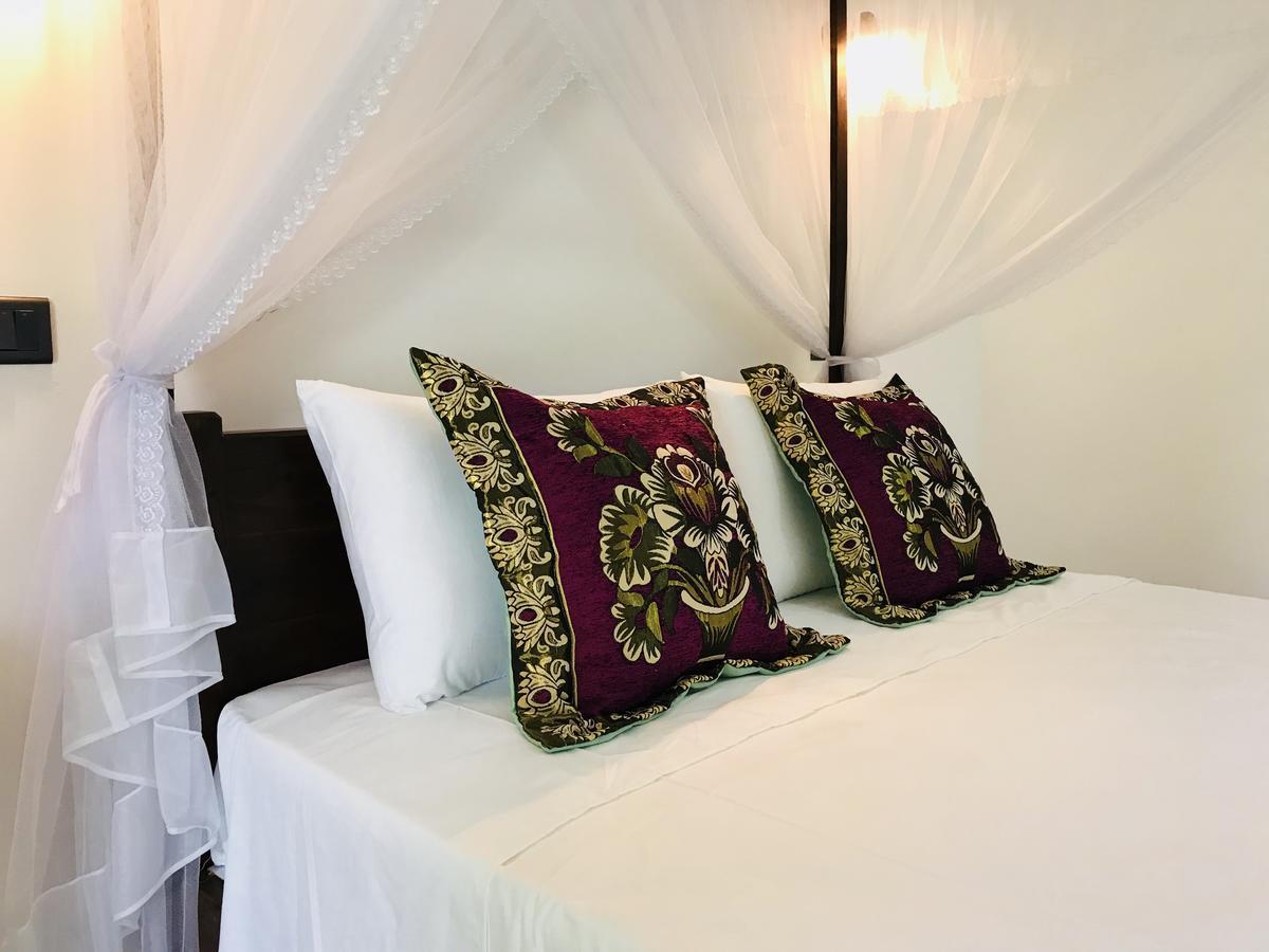 Отель Sigiriya Rock Hide Экстерьер фото
