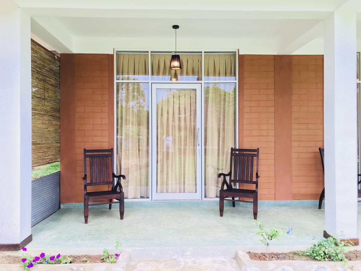 Отель Sigiriya Rock Hide Экстерьер фото