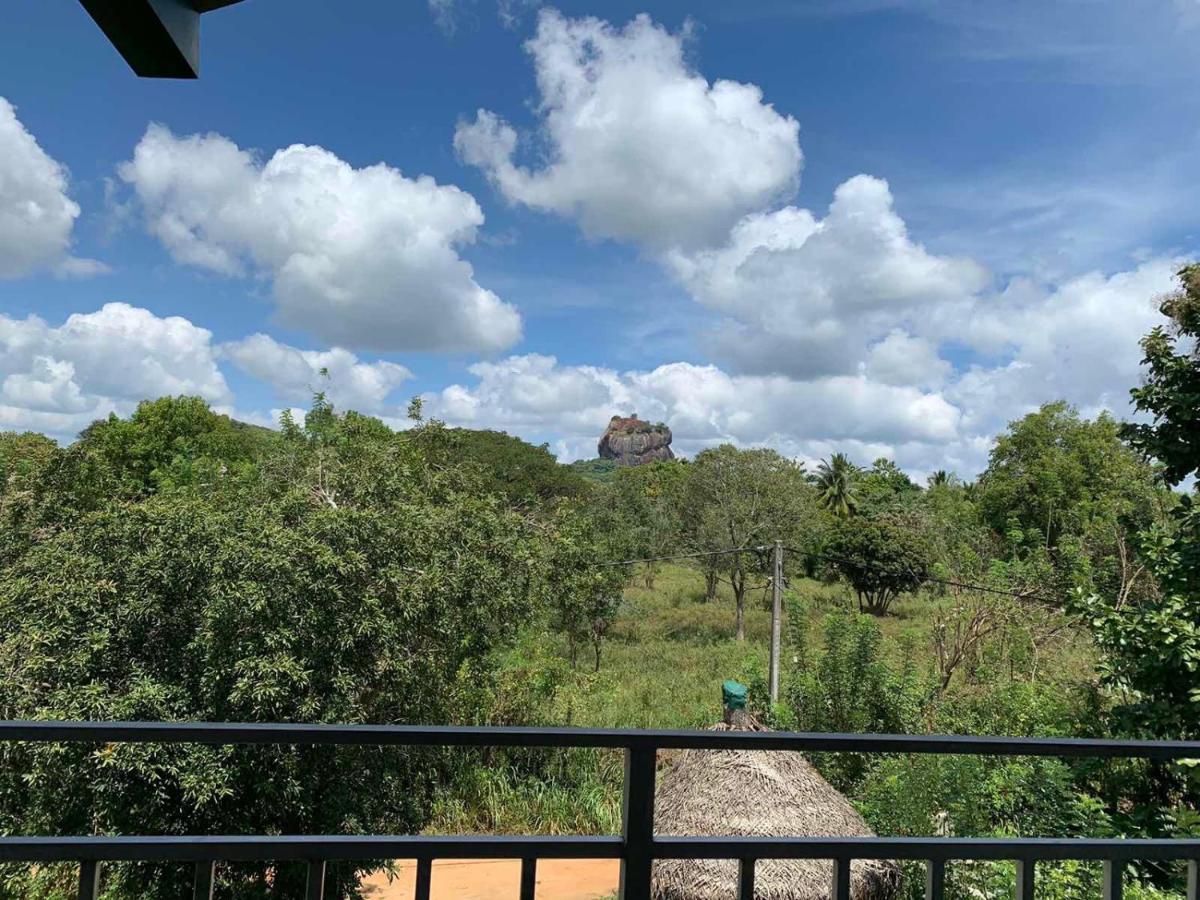 Отель Sigiriya Rock Hide Экстерьер фото