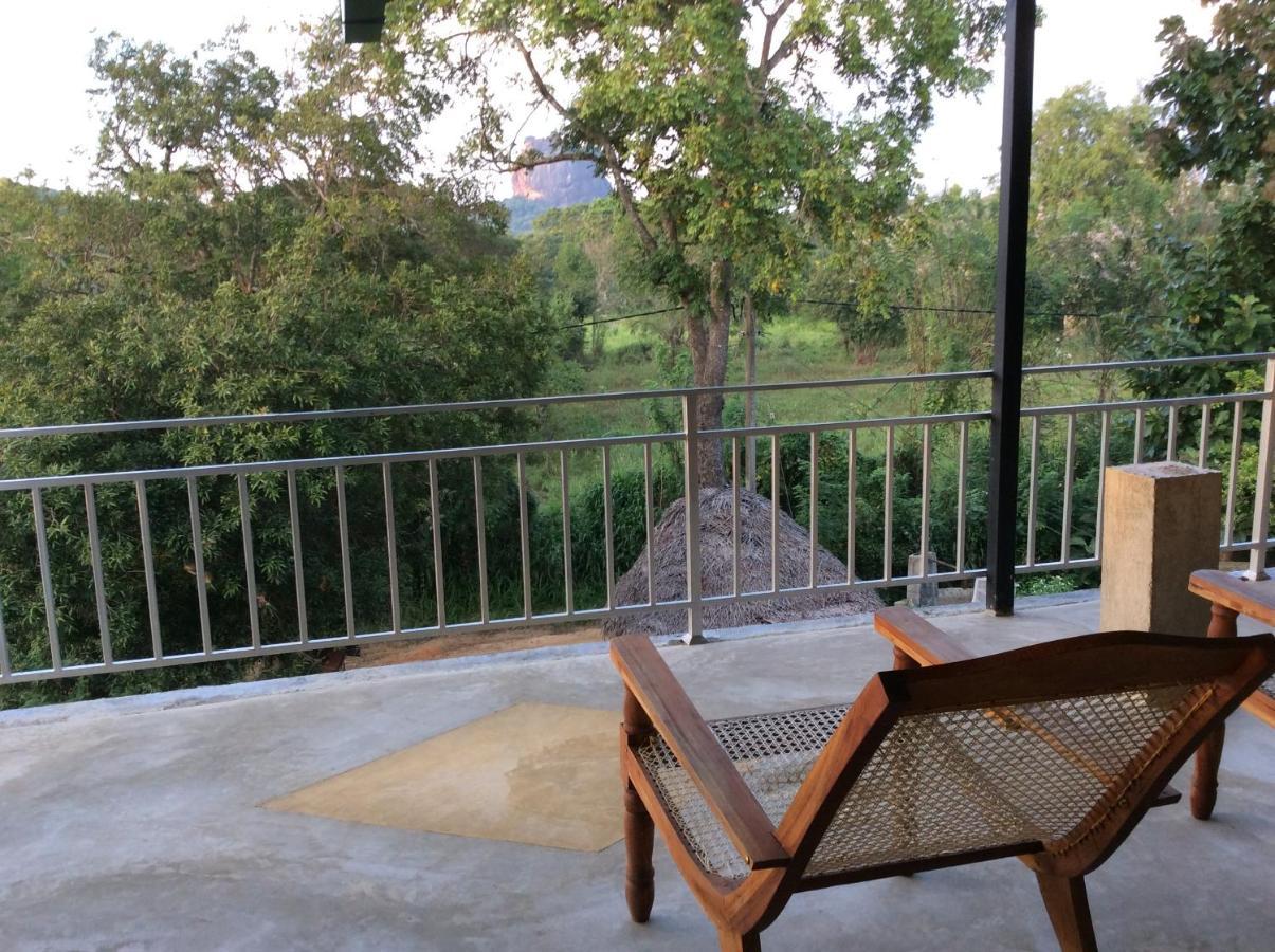 Отель Sigiriya Rock Hide Экстерьер фото